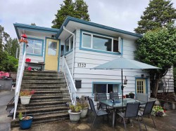 1737 Larson Road  North Vancouver, BC V7M 2Z4