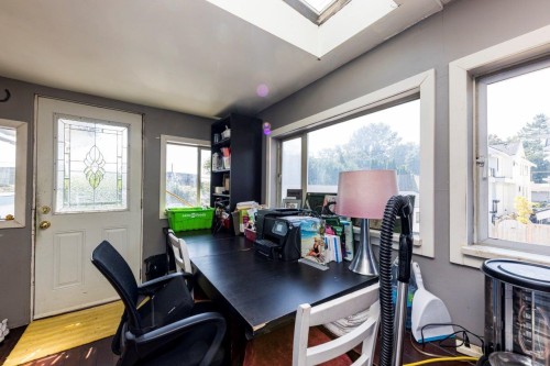 1737 Larson Road, North Vancouver, BC - Indoor Photo Showing Office