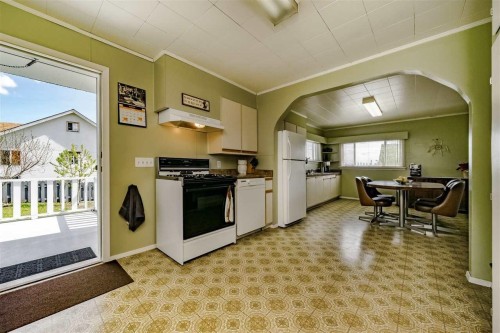 329 Marmont Street, Coquitlam, BC - Indoor Photo Showing Kitchen