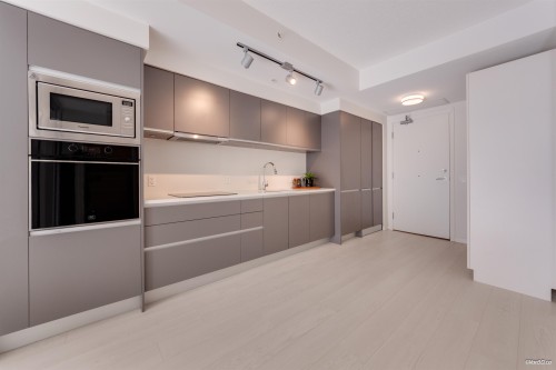 628-180 2Nd Avenue E, Vancouver, BC - Indoor Photo Showing Other Room