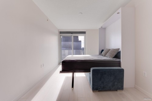 628-180 2Nd Avenue E, Vancouver, BC - Indoor Photo Showing Bedroom