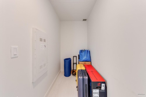628-180 2Nd Avenue E, Vancouver, BC - Indoor Photo Showing Other Room