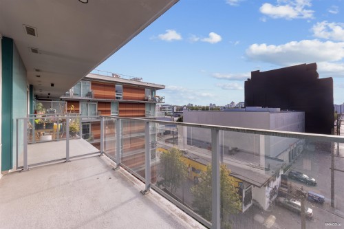 628-180 2Nd Avenue E, Vancouver, BC - Outdoor With Exterior