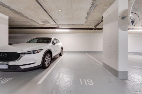 628-180 2Nd Avenue E, Vancouver, BC - Indoor Photo Showing Garage