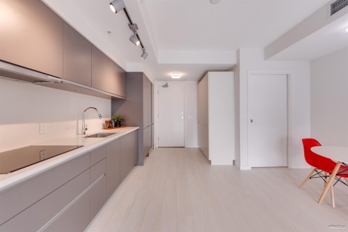 628-180 2Nd Avenue E, Vancouver, BC - Indoor Photo Showing Other Room