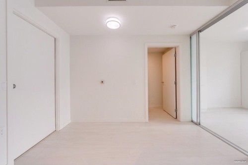 628-180 2Nd Avenue E, Vancouver, BC - Indoor Photo Showing Other Room
