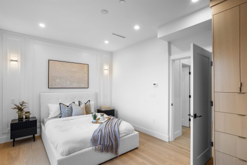 1-165 45Th Avenue E, Vancouver, BC - Indoor Photo Showing Bedroom