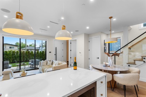 1-165 45Th Avenue E, Vancouver, BC - Indoor Photo Showing Dining Room