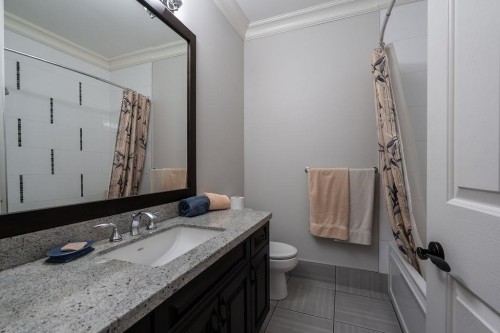 136 Deerview Lane, Anmore, BC - Indoor Photo Showing Bathroom