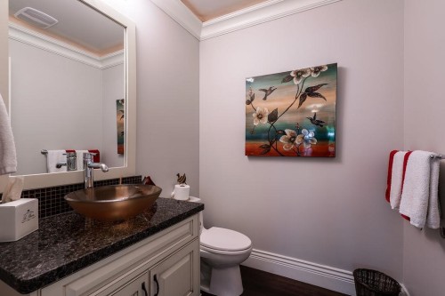 136 Deerview Lane, Anmore, BC - Indoor Photo Showing Bathroom