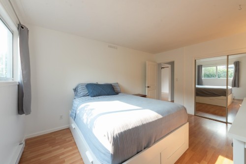 6504 Meier Road, Sechelt, BC - Indoor Photo Showing Bedroom