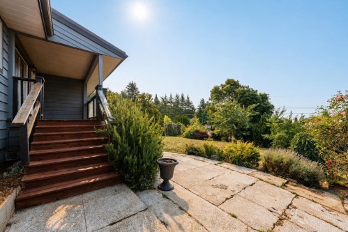 6504 Meier Road, Sechelt, BC - Outdoor
