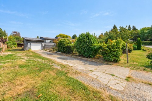 6504 Meier Road, Sechelt, BC - Outdoor