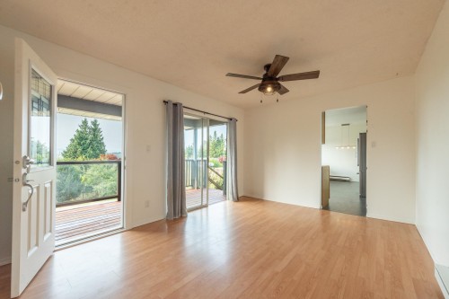 6504 Meier Road, Sechelt, BC - Indoor Photo Showing Other Room