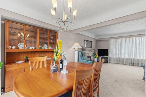 4830 Southlawn Drive, Burnaby, BC - Indoor Photo Showing Dining Room