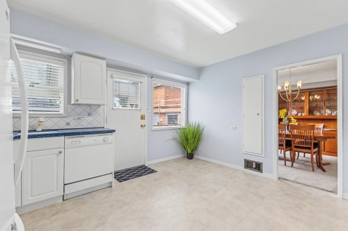4830 Southlawn Drive, Burnaby, BC - Indoor