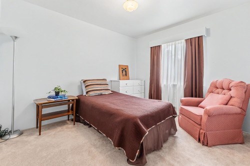 4830 Southlawn Drive, Burnaby, BC - Indoor Photo Showing Bedroom