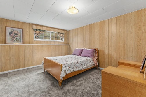 4830 Southlawn Drive, Burnaby, BC - Indoor Photo Showing Bedroom