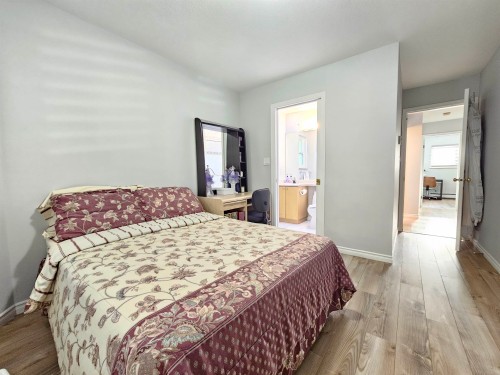 5521 Dundee Street, Vancouver, BC - Indoor Photo Showing Bedroom
