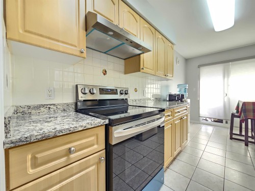 5521 Dundee Street, Vancouver, BC - Indoor Photo Showing Kitchen