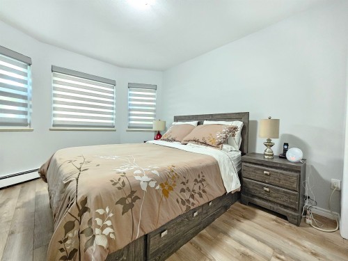 5521 Dundee Street, Vancouver, BC - Indoor Photo Showing Bedroom