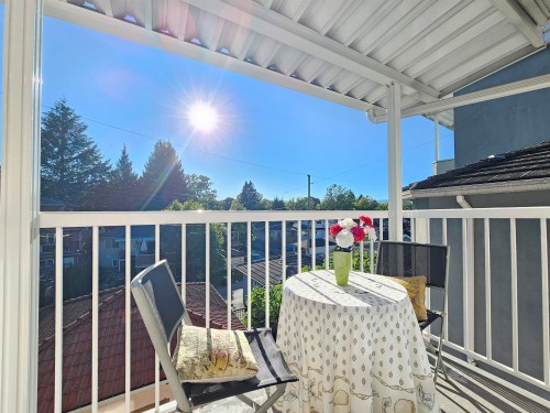 5521 Dundee Street, Vancouver, BC - Outdoor With Exterior