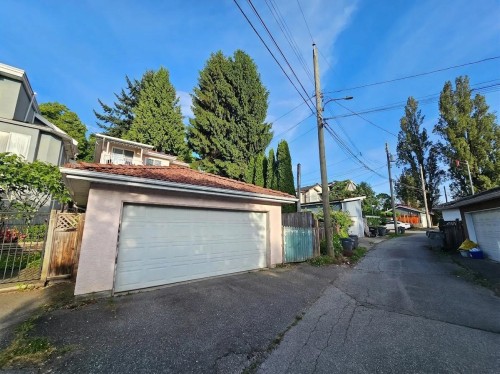 5521 Dundee Street, Vancouver, BC - Outdoor