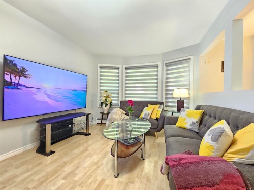 5521 Dundee Street, Vancouver, BC - Indoor Photo Showing Living Room