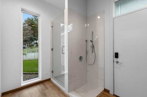 2150 Kugler Avenue, Coquitlam, BC - Indoor Photo Showing Bathroom