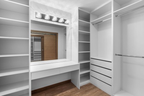 2150 Kugler Avenue, Coquitlam, BC - Indoor With Storage