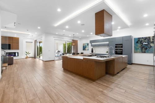 2150 Kugler Avenue, Coquitlam, BC - Indoor Photo Showing Kitchen With Upgraded Kitchen