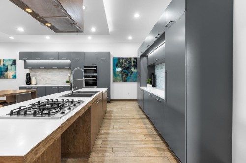 2150 Kugler Avenue, Coquitlam, BC - Indoor Photo Showing Kitchen With Double Sink With Upgraded Kitchen