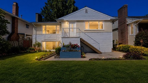 234 23rd Street W North Vancouver, BC V7M 2B3