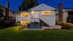 234 23rd Street W North Vancouver, BC V7M 2B3