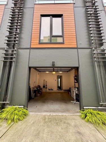 3-720 3rd East Street , North Vancouver, BC V7L 0G7 4
