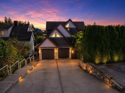 1128 Esplanade Avenue  West Vancouver, BC V7T 1G3