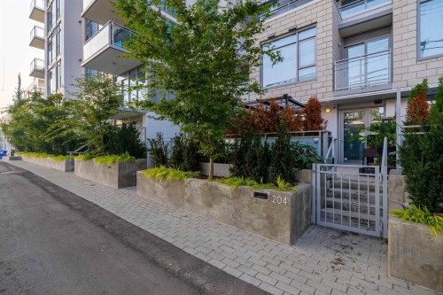 204-2435 Kingsway  Vancouver, BC V5R 5G8