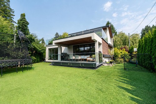 955 Forest Hills Drive, North Vancouver, BC - Outdoor With Deck Patio Veranda