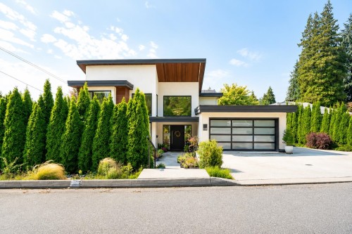 955 Forest Hills Drive, North Vancouver, BC - Outdoor With Facade