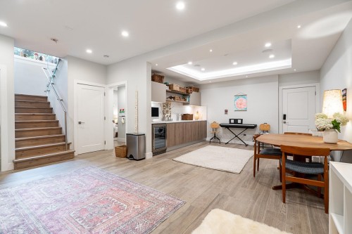 955 Forest Hills Drive, North Vancouver, BC - Indoor