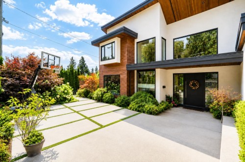 955 Forest Hills Drive, North Vancouver, BC - Outdoor
