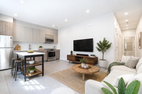 955 Forest Hills Drive, North Vancouver, BC - Indoor