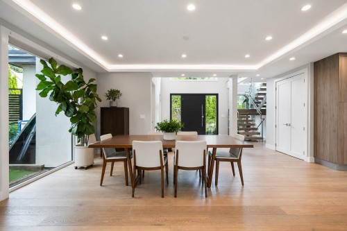 955 Forest Hills Drive, North Vancouver, BC - Indoor Photo Showing Dining Room