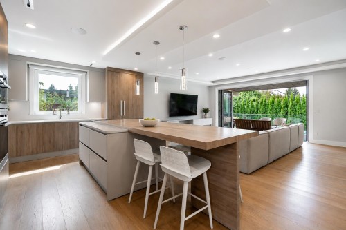 955 Forest Hills Drive, North Vancouver, BC - Indoor