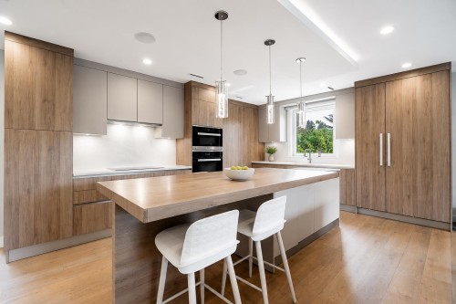 955 Forest Hills Drive, North Vancouver, BC - Indoor
