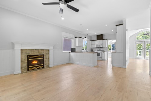 23849 Zeron Avenue, Maple Ridge, BC - Indoor With Fireplace