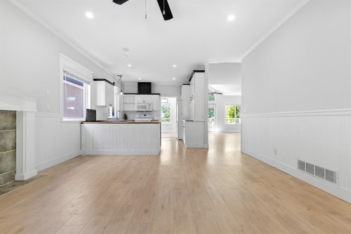 23849 Zeron Avenue, Maple Ridge, BC - Indoor Photo Showing Kitchen