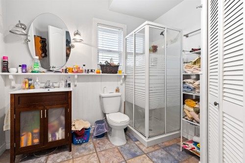 23849 Zeron Avenue, Maple Ridge, BC - Indoor Photo Showing Bathroom
