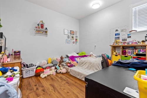 23849 Zeron Avenue, Maple Ridge, BC - Indoor Photo Showing Bedroom