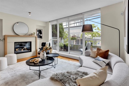202-1530 8th Avenue W Vancouver, BC V6J 5M6